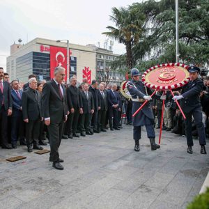 Cumhuriyetimizin kurucusu Gazi Mustafa Kemal Atatürk, vefatının 87. yıl dönümünde ilimizde düzenlenen törenlerle saygı ve minnetle anıldı - fotoğraf 1