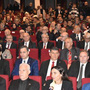 Cumhuriyetimizin kurucusu Gazi Mustafa Kemal Atatürk, vefatının 87. yıl dönümünde ilimizde düzenlenen törenlerle saygı ve minnetle anıldı - fotoğraf 7