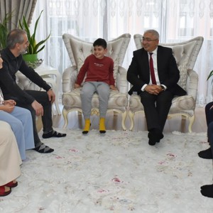 İl Müdürümüz Faruk Uysal’dan TEKNOFEST Şampiyonu İkizlere Ziyaret - fotoğraf 1