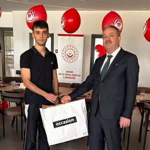 “Okul Destek Projesi”kapsamındaki çocuklardan LGS ile YKS’de başarılı olarak dereceli okullara yerleşenlere hediye  - fotoğraf 6