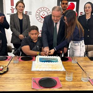 “Okul Destek Projesi”kapsamındaki çocuklardan LGS ile YKS’de başarılı olarak dereceli okullara yerleşenlere hediye  - fotoğraf 1