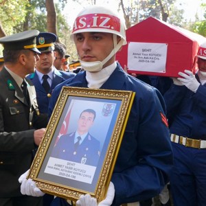 Şehidimiz Hava İkmal Astsubay Kıdemli Çavuş Ahmet Yasir Kuyucu Son Yolculuğuna Uğurlandı - fotoğraf 5