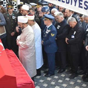 Kahraman Şehitlerimizi Milletçe Hüzün ve Minnetle Uğurladık - fotoğraf 3