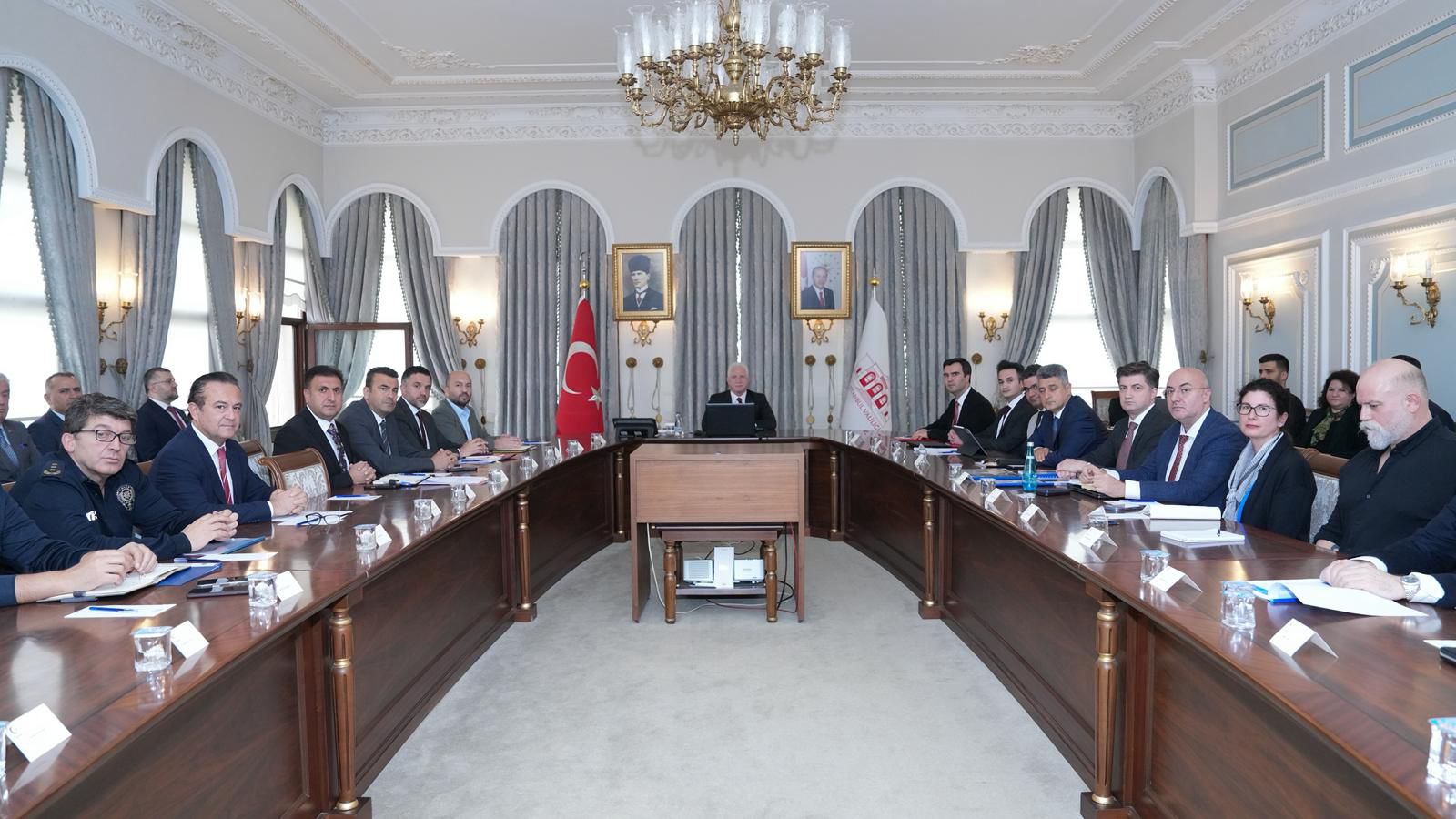 İstanbul’un Afetlere Hazırlık ve Dirençlilik Çalışmaları Kapsamında 18. Yönlendirme Komite Toplantısı Sayın Valimiz Davut GÜL Başkanlığında Gerçekleştirildi