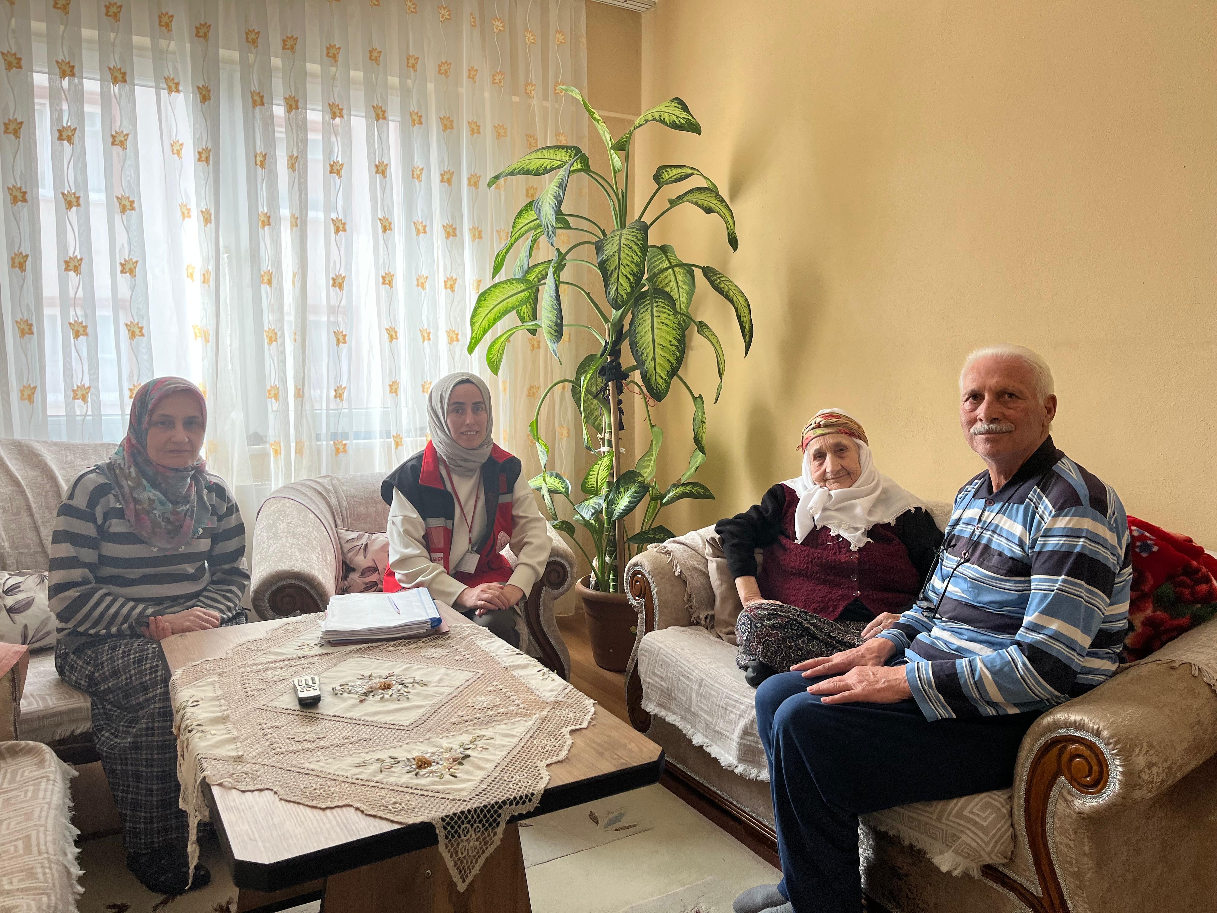 #2025AileYılı Kapsamında Evde Bakım Ailelerine Düzenli Ziyaretler: Sosyal Hizmetler Sahada!