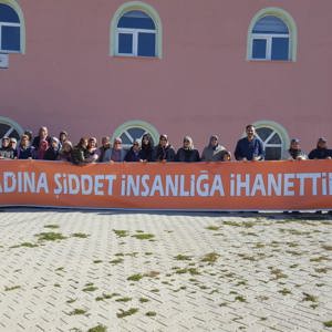 Lale Köyünde "Şiddet" Konulu Seminer Düzenlendi - fotoğraf 1