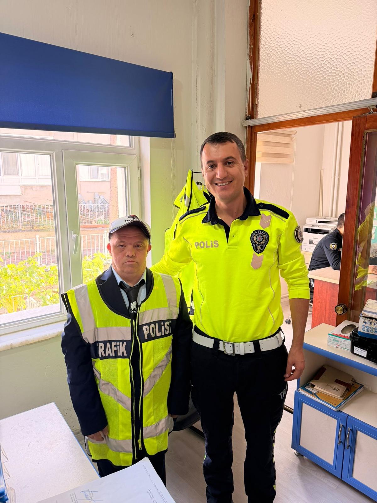 Uluborlu'da Kurum Sakinlerimizden Uluborlu İlçe Emniyet Amirliği’ne Ziyaret