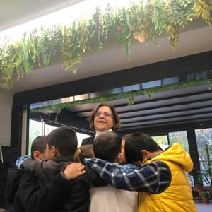 Emekli Öğretmenimiz Kadriye Erdal’ın Öğretmenler Günü çocuklarımız tarafından kutlanmıştır. - fotoğraf 2