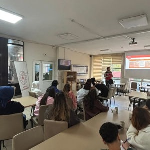 Ayancık’ta Öğrencilere Yönelik Kadına Yönelik Şiddetle Mücadele Semineri - fotoğraf 2