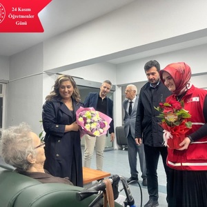Balıkesir Huzurevindeki Emekli Öğretmenlerimize 24 Kasım’da Anlamlı Ziyaret - fotoğraf 1