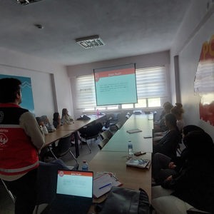 Türkeli Kız Öğrenci Yurdunda “Kadına Yönelik Şiddetle Mücadele” Semineri Düzenlendi - fotoğraf 1