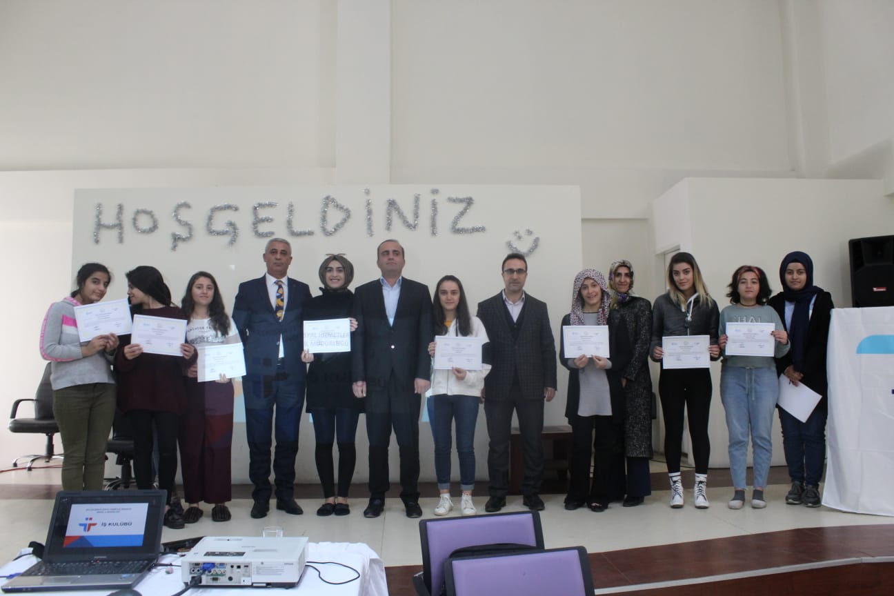 Koruma ve Bakım Altında Bulunan Çocuklarımıza Verilen 3 Günlük Eğitimle Meslek Öğrenme Sertifikaları Verildi