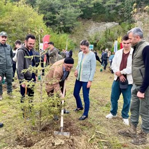 Bugün, kökleri geçmişe uzanan eller geleceğe nefes oldu. - fotoğraf 6