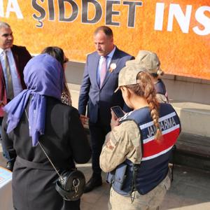 25 Kasım Kadına Yönelik Şiddetle Mücadele Gününde Hep Birlikte Sessiz Çığlık İçin Yürüyüşü 🧡✋🏻 - fotoğraf 8