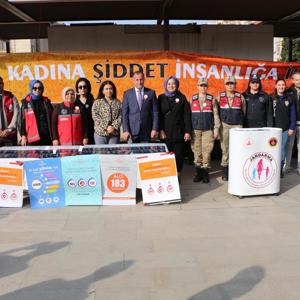 25 Kasım Kadına Yönelik Şiddetle Mücadele Gününde Hep Birlikte Sessiz Çığlık İçin Yürüyüşü 🧡✋🏻 - fotoğraf 14