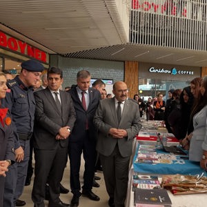 Vali İsmail USTAOĞLU ve İl Protokolümüzden 25 Kasım Kadına Yönelik Şiddetle Mücadele İçin Farkındalık Standına Ziyaret - fotoğraf 12