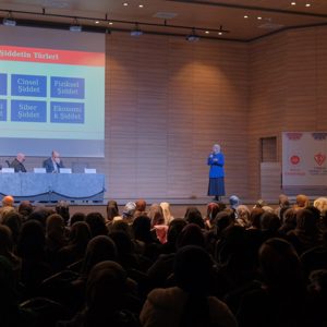 Aile İçi Şiddetin Önlenmesine Yönelik Panelde Önemli Mesajlar Verildi - fotoğraf 2
