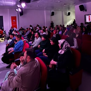 Engelli Aktif Yaşam Merkezi Müdürlüğünde hizmet alan özel gereksinimli bireyler için tiyatro etkinliği - fotoğraf 2