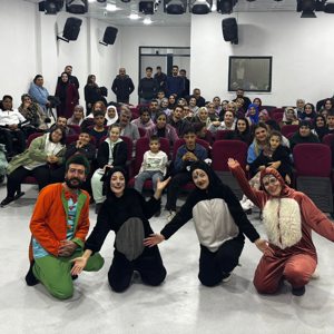 Engelli Aktif Yaşam Merkezi Müdürlüğünde hizmet alan özel gereksinimli bireyler için tiyatro etkinliği - fotoğraf 3
