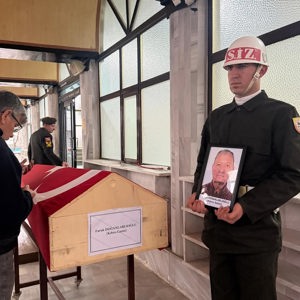 Kıbrıs Gazimiz Faruk Doğuranlarlıoğlu Dualarla Uğurlandı - fotoğraf 2