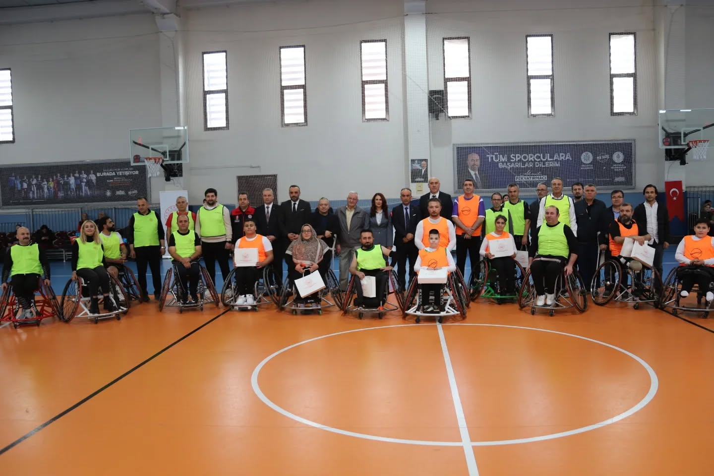 3 Aralık Dünya Engelliler Günü Kapsamında Anlamlı Bir Basketbol Karşılaşması Düzenlendi