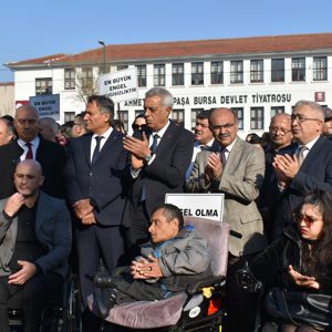 3 Aralık’ta Çelenkler, Birlik Mesajıyla Sunuldu - fotoğraf 5