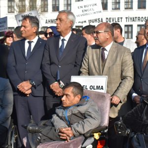 3 Aralık’ta Çelenkler, Birlik Mesajıyla Sunuldu - fotoğraf 2