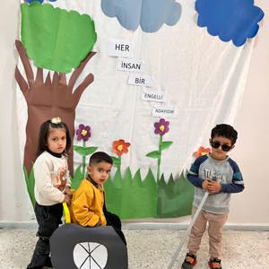 Yavuz Selim Çok Amaçlı Toplum Merkezi'nde(ÇATOM) okul öncesi eğitimi alan çocuklarımızla 3 Aralık Dünya Engelliler Günü - fotoğraf 1