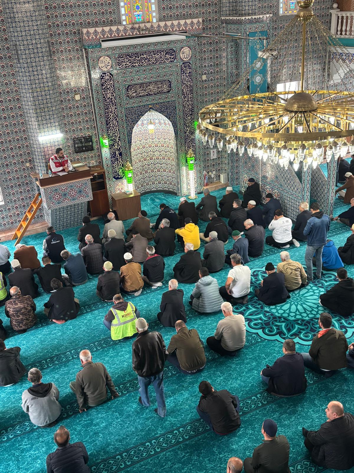 Sosyal Hizmet Merkezlerimiz Tarafından İlimiz Genelindeki Camilerde Cuma Namazı Öncesi Koruyucu ve Önleyici Hizmetlerimiz Kapsamında Farkındalık Eğitimlerimiz Devam Ediyor