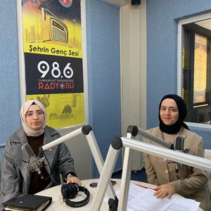 CU Radyo’da Kadına Yönelik Şiddet Konuşuldu - fotoğraf 2