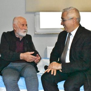 Tecrübeleriyle geleceğimize yön veren yaşlılarımız bizim kıymetimizdir - fotoğraf 2