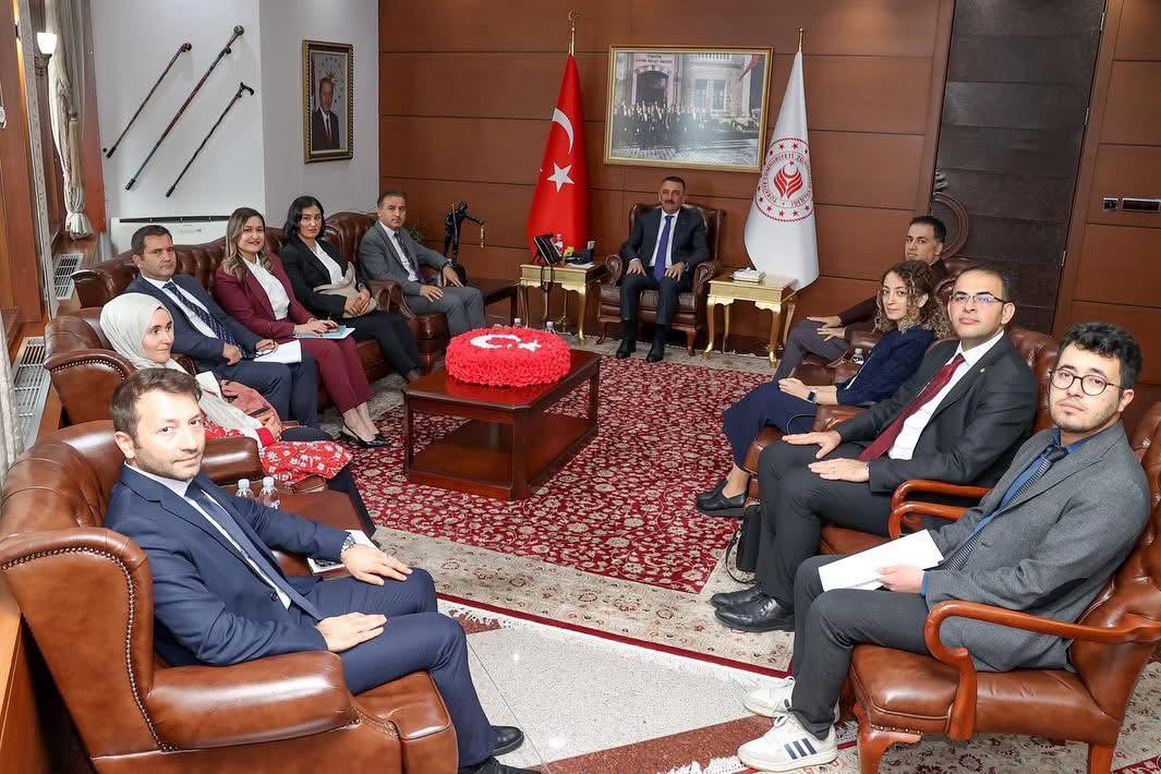 Roman Vatandaşlara Yönelik Strateji Belgesi (2023-20230) ve I. Aşama Eylem Planı (2023-2025) ile ilgili genelge Resmi Gazete de yayımlanmıştır.