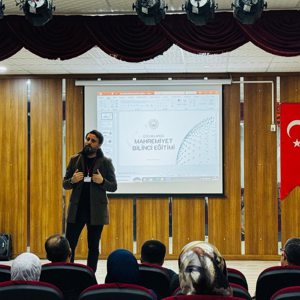 Adem İlkkılıç Ortaokulu velilerine “Çocuklarda Mahremiyet Bilinci ve Aile Eğitim Programı” eğitimi  - fotoğraf 1