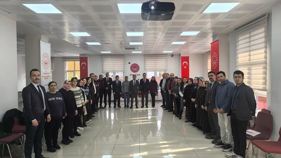 Türkiye Sosyal İçerme Eğitim Programı kapsamında İl Müdürlüğümüz Toplantı Salonunda bir eğitim gerçekleştirilmiştir.
