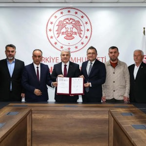 Beyşehir ve Karapınar İlçelerinde Hayata Geçirilecek Huzurevi Projeleri İmza Töreni Gerçekleştirildi - fotoğraf 1
