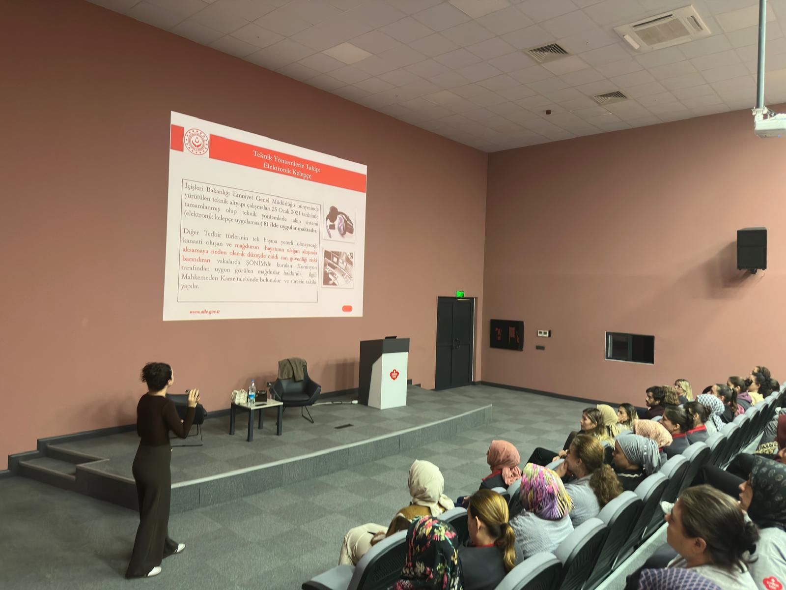 Kadına Yönelik Şiddete Karşı Uluslararası Mücadele Günü Kapsamında İş Yeri Farkındalık Semineri Gerçekleştirildi