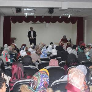 Çaldıran’da 25 Kasım Kadına Yönelik Şiddetle Mücadele Günü Semineri - fotoğraf 1