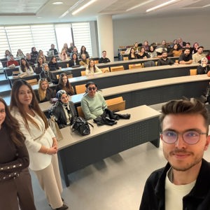 "Yaşlı Bireylerle Çalışma ve Psikolojik Yardım" Konulu Konferans Gerçekleştirildi - fotoğraf 1