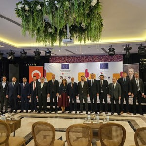 İl Müdürümüz Sayın Emine BÖÇKÜN’den Sağlık ve Sosyal Hizmet Çalışanlarına Yönelik Farkındalık Programına Katılım - fotoğraf 1