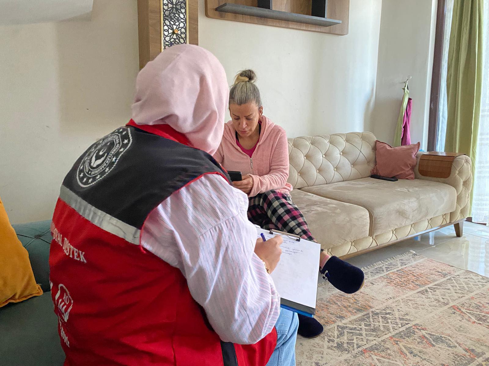 Biz büyük bir aileyiz ve her zaman yanınızdayız