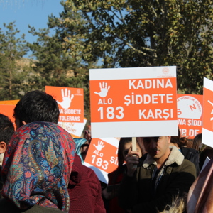 Bayburt'ta "Kadına Şiddetle Mücadele" Yürüyüşü Gerçekleştirildi - fotoğraf 7
