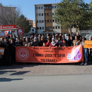 Bayburt'ta "Kadına Şiddetle Mücadele" Yürüyüşü Gerçekleştirildi - fotoğraf 9