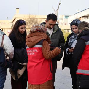 Dijital Dünyada Çocuk Hakları Sözleşmesi İmza Kampanyası Erzincan'da Yoğun İlgi Gördü. - fotoğraf 1