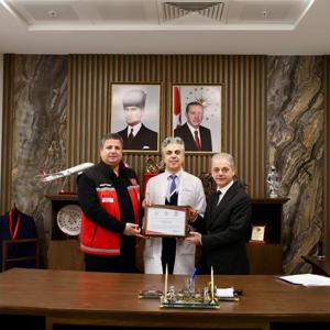 Binali Yıldırım Üniversitesi Mengücek Gazi Eğitim ve Araştırma Hastanesine Erişilebilirlik Belgesi Verildi. - fotoğraf 1