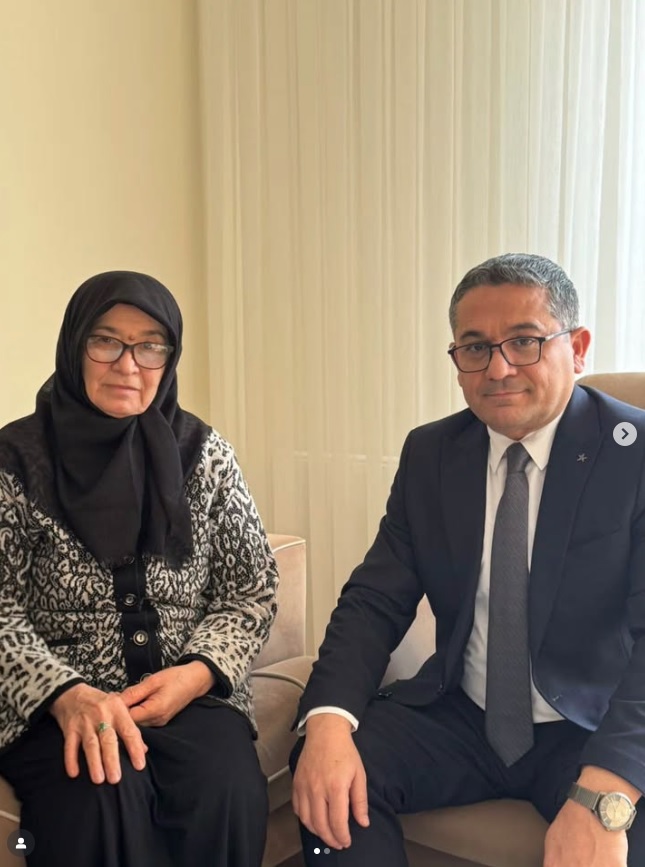 Aziz vatanımız uğruna şehadet mertebesine ulaşan Şehidimiz Burak TAĞRAF' ın kıymetli Annesi Hamiye TAĞRAF'ı ziyaret ettik.