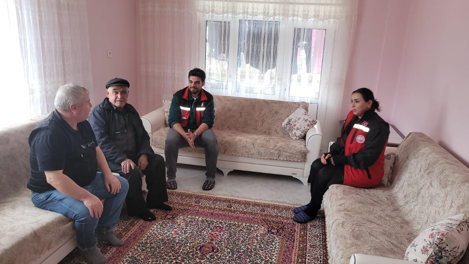 4 Kuşak ve 5 Kuşağın Bir Arada Yaşadığı Aileye Ziyaret Gerçekleştirildi.