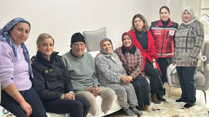 Sayın Valimizin kıymetli eşi Elif BAKAN Hanımefendi ile birlikte, Bakanlığımız hizmet modellerinden faydalanan ailelerimizi ziyaret ettik.