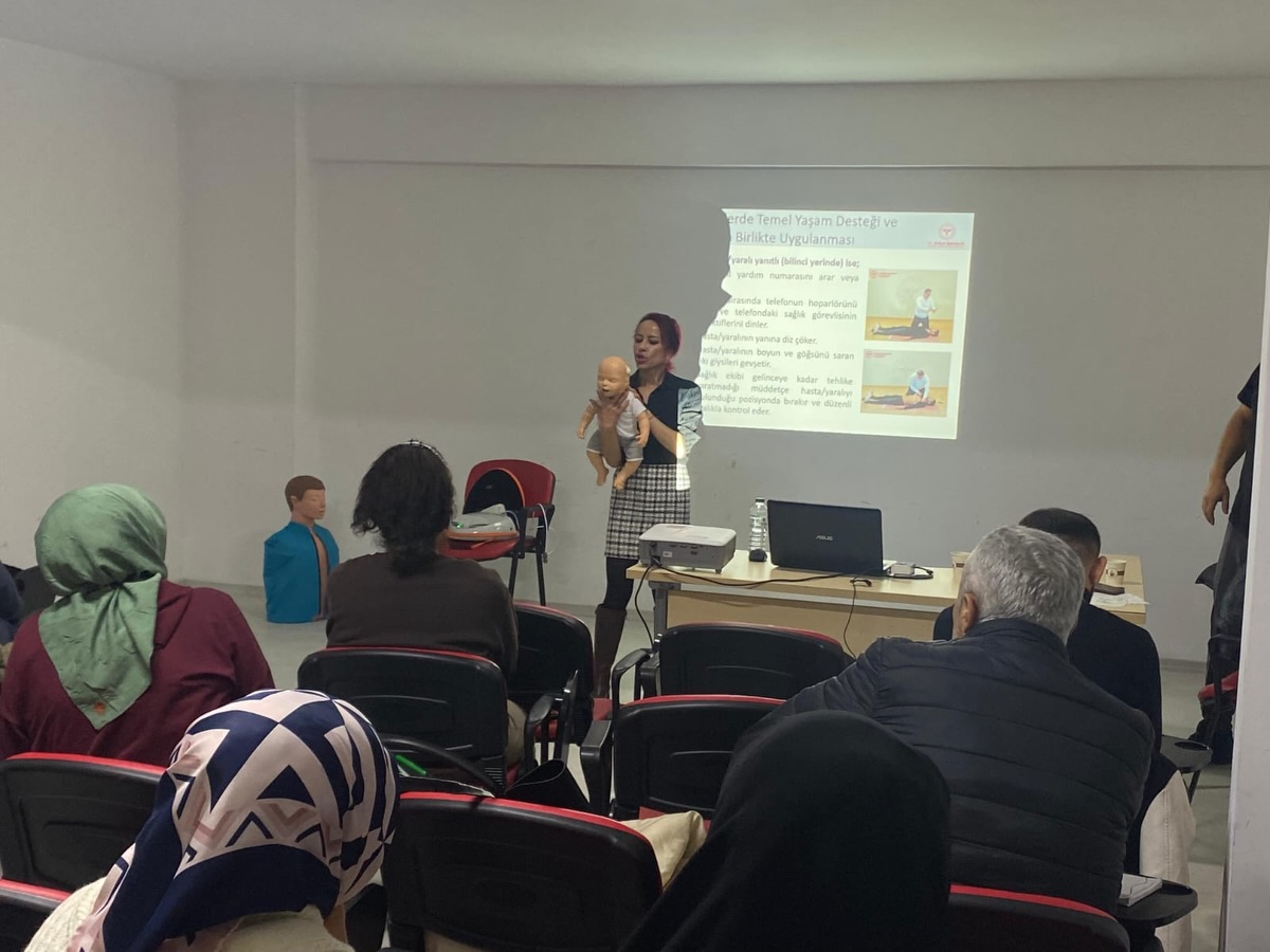 Koruyucu Ailelere "Hayat Kurtaran" Eğitim