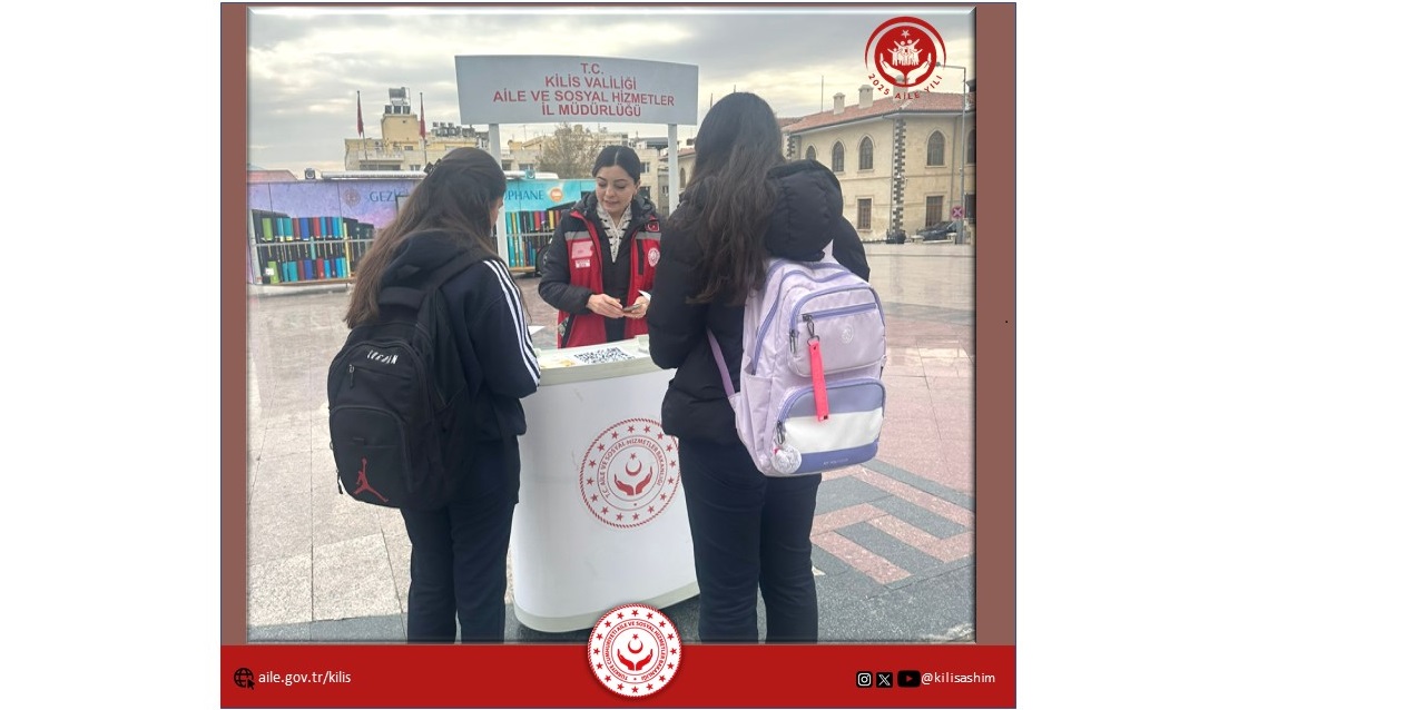 İl Müdürlüğümüz ve bağlı kuruluşumuz Sosyal Hizmet Merkezi Müdürlüğü Personellerimiz Cumhuriyet Meydanında Dijital Dünyada Çocuk Hakları Sözleşmesi ile ilgili vatandaşlara bilgi verdiler.