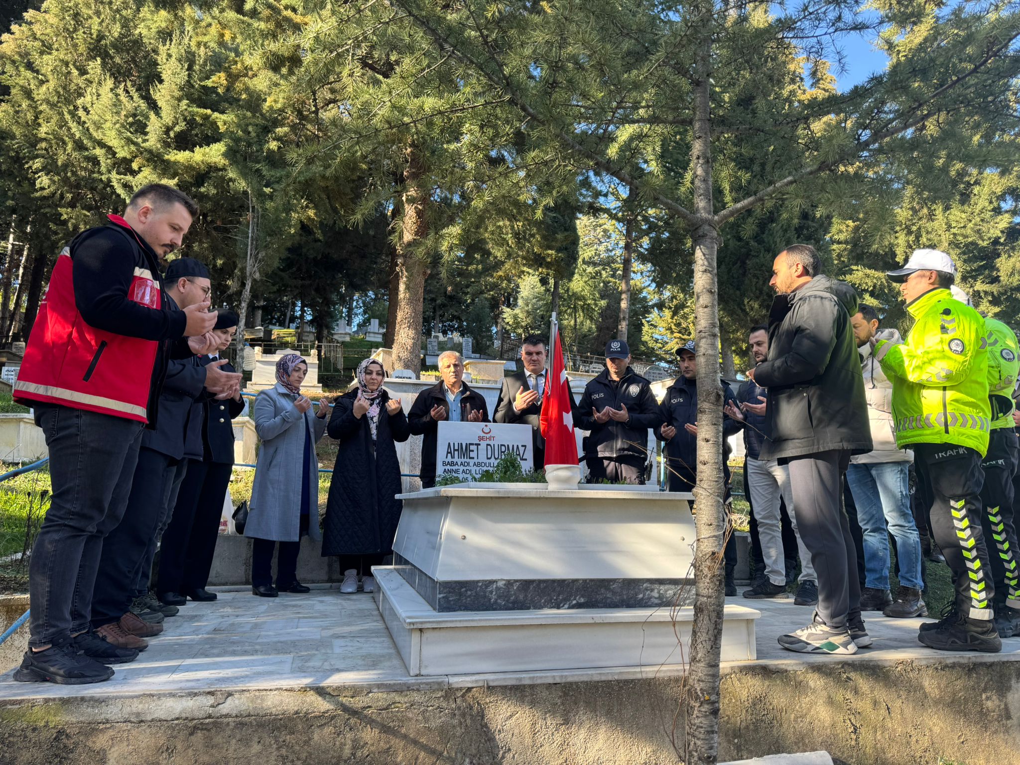 Aziz Şehidimiz Ahmet Durmaz Kabri Başında Anıldı